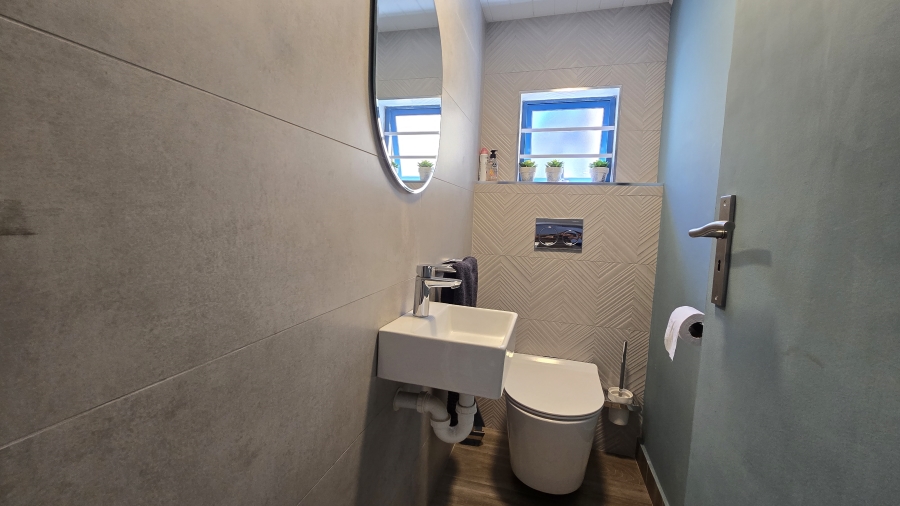 3 Bedroom Property for Sale in Dwarskersbos Western Cape